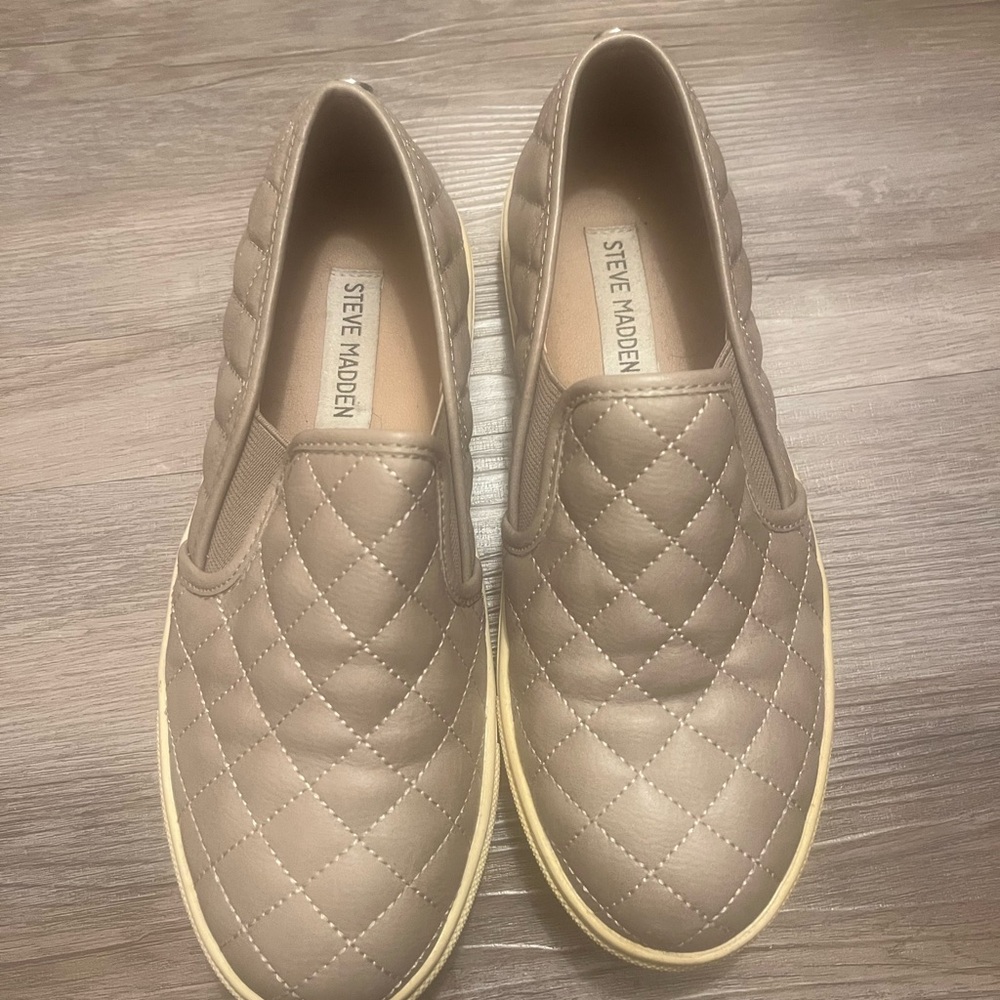 Steve Madden Women's Quilted Beige Slip-On Sneakers
